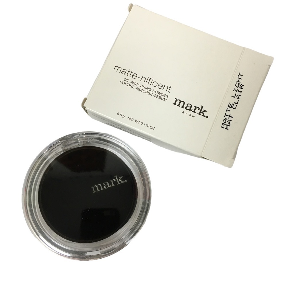 mark. Matte-Nificent Pressed Powder Oil Absorbing Compact Mirror Matte Light